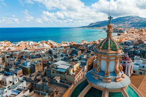 Pogled na Trapani z morja