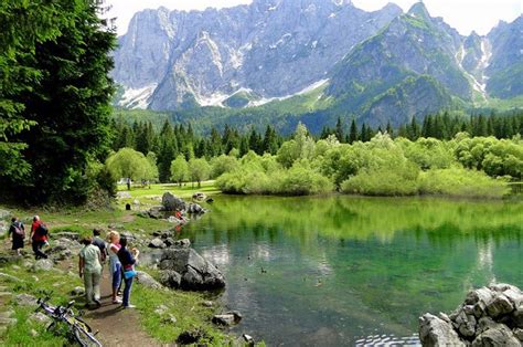 Kamp Špik s pogledom na Špikovo skupino