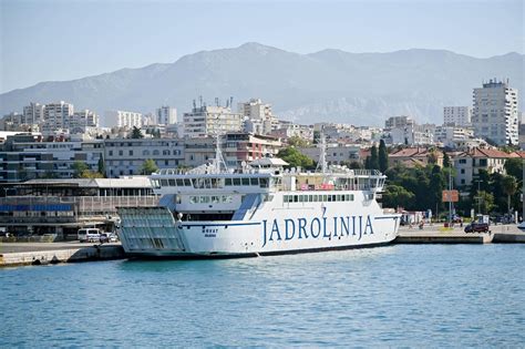 Trajekt na poti v Sarandë