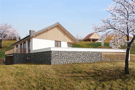 Pogled na sodobni hotel z zunanje strani