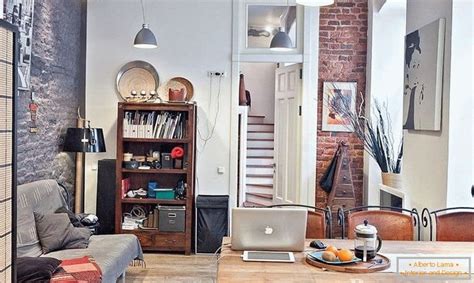 Notranjost apartmaja z motivi Bele krajine