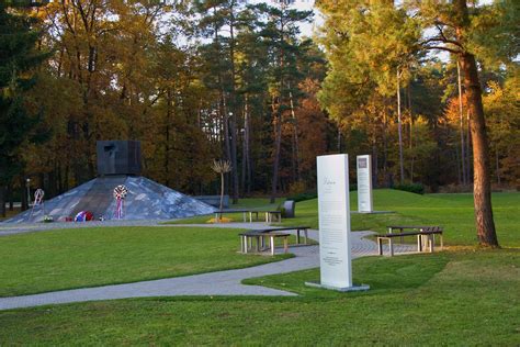 Park spominov Dobrava