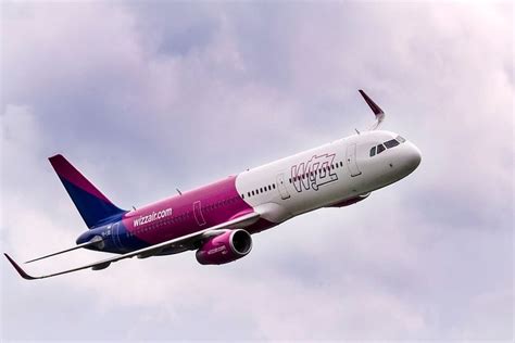 Letalo Wizz Air v zraku