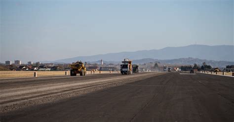 Diagram vzletno-pristajalne steze z oznakami