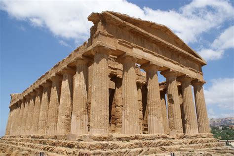 Ostanki grškega templja v Dolini templjev v Agrigentu