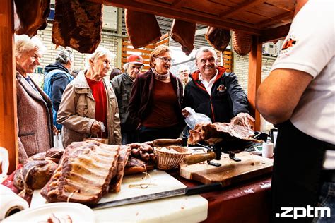 Živahno dogajanje na ribji tržnici v Cataniji
