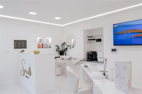 Urejen in prijazen ambient kozmetičnega salona