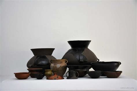 Predmeti iz Slovenskega etnografskega muzeja