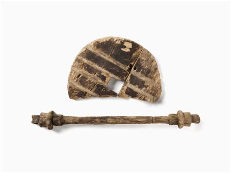 Najstarejše kolo na svetu z osjo v Narodnem muzeju Slovenije