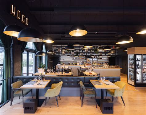 Notranjost restavracije Kogo Koper z vinsko kletjo