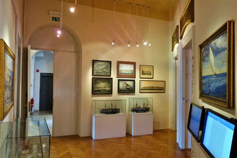 Pogled na Pomorski muzej Sergeja Mašere v Piranu