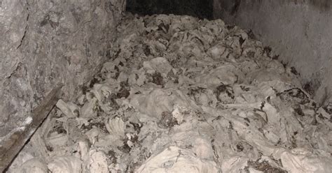 Rekonstrukcija množičnega grobišča z artefakti