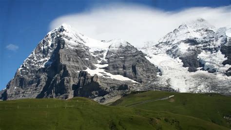 Pogled na Eiger z doline