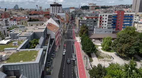 Dunajska ulica z zgodovinskimi stavbami