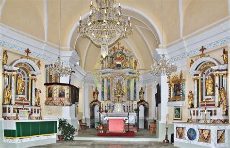 Baročna cerkev sv. Nikolaja v Mali Strani