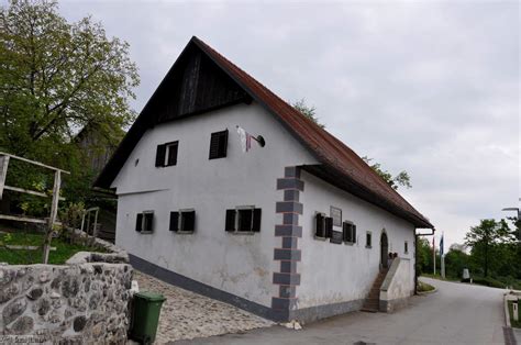 Prešernova rojstna hiša, Vrba