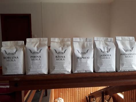 Različne vrste ekoloških mok in kaš