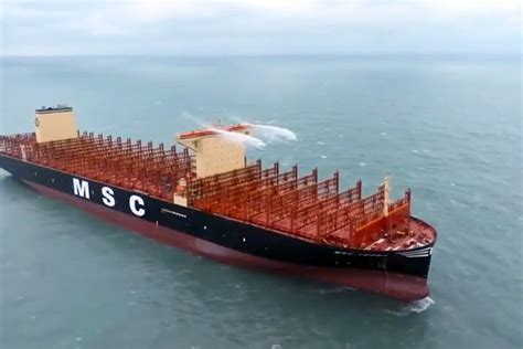 Ladja na norveškem fjordu