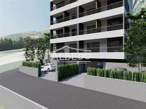 Urbana panorama Maribora s pogledom na Kadetnico