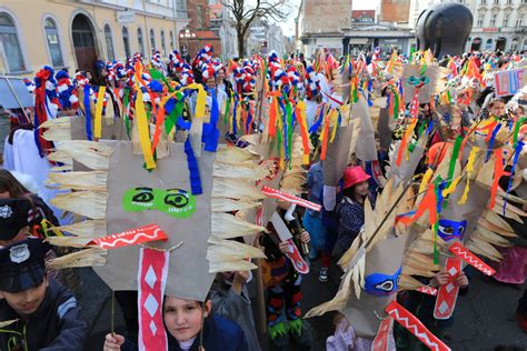 KISS člani s svojimi značilnimi maskami