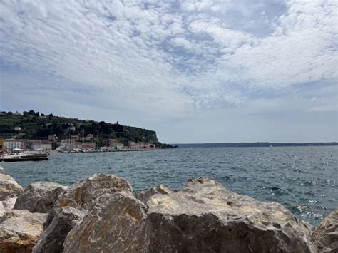 Panoramski pogled na zaliv Soline z vasico Čižići