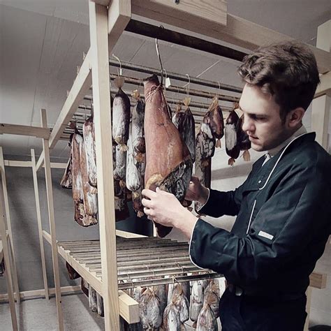 Prikaz suhomesnatih izdelkov