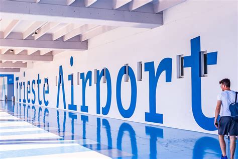 Pogled na letališko zgradbo letališča Trst (Treviso)