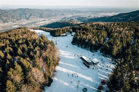Grafični prikaz poteka smučarskih prog na Mariborskem Pohorju, ki segajo do mesta