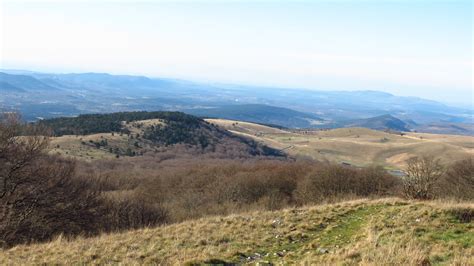 Pogled na letališče Divača z Vremščice