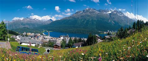 Panoramski razgled na švicarske Alpe