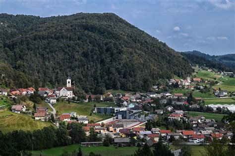 Polhov Gradec in okolica