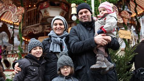 Družinsko zabavo na božičnem sejmu