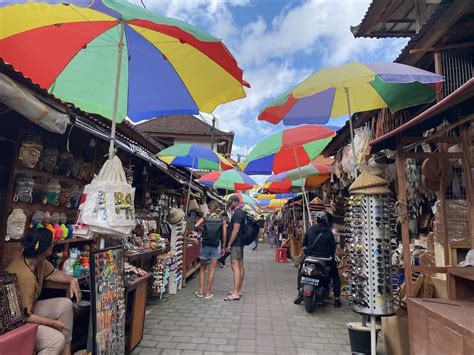 Barvita stojnica na Ubud Art Market