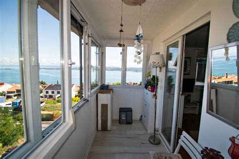 Očarljiv balkon z razgledom na morje v apartmaju na Hvaru