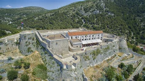 Trdnjava Fortica nad mestom Hvar