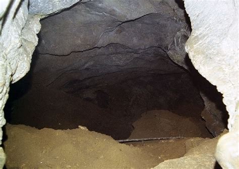 notranjost Škocjanskih jam z velikim podzemnim kanjonom