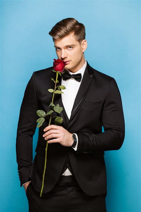 Moški v kitonu in himationu