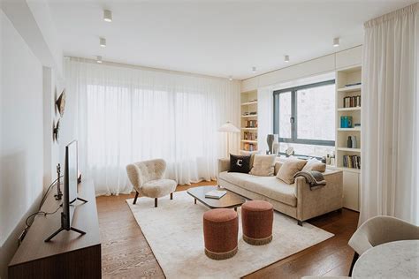 Razbrazdane stene Rdeče katedrale v bližini Golden Canyon