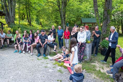 Fotografija sodelujočih članov turističnega društva