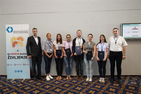 Skupinska fotografija članov društva na delovni akciji