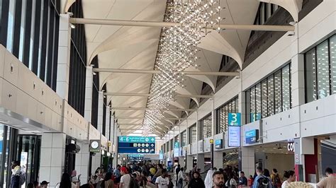 Notranjost Terminala 1 na letališču Delhi