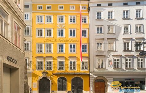 Mozartova rojstna hiša na ulici Getreidegasse
