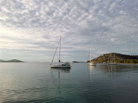 Pogled na zaliv Vasiliki z jadranjem