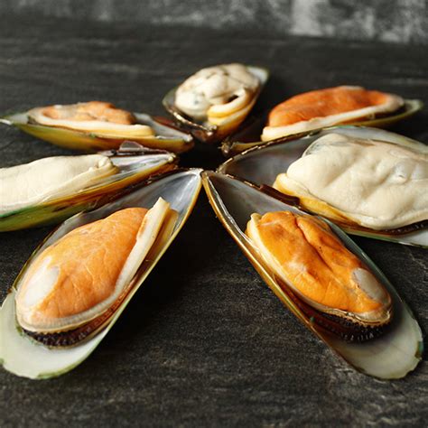 Zamrznjene jedi v posodah