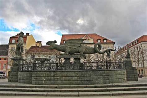 Lindwurmbrunnen (Zmajev vodnjak) v Celovcu